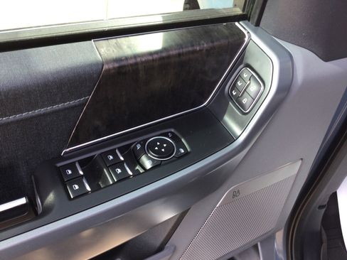 Used 2023 Ford F150 Lariat w/ Equipment Group 502A High image 10