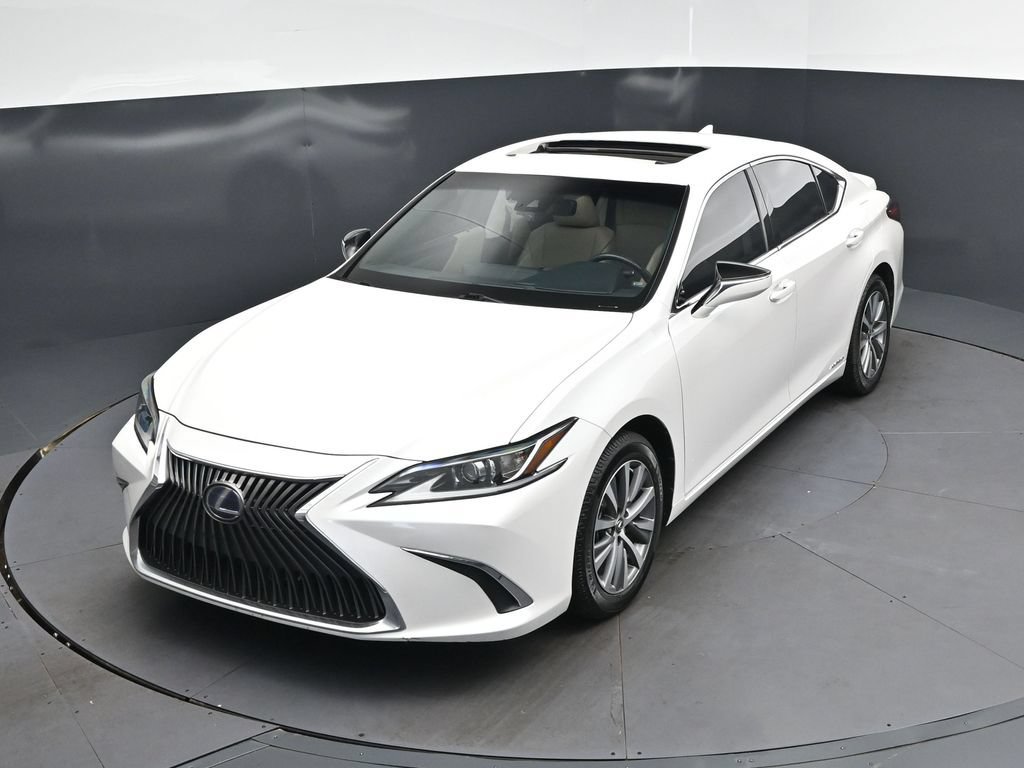 Certified 2021 Lexus ES 300h w/ Accessory Package FWD image 30