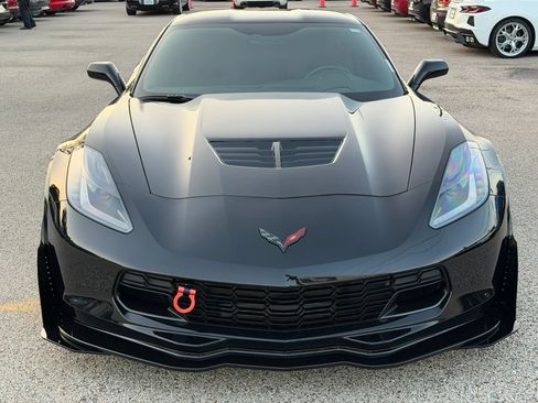 Used 2018 Chevrolet Corvette Z06 RWD image 2