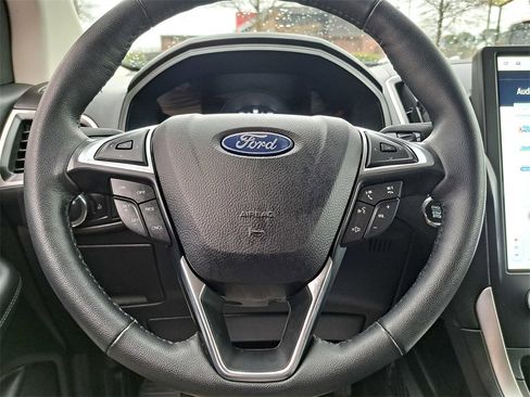 Used 2024 Ford Edge SEL image 9