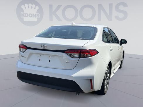 Used 2025 Toyota Corolla LE image 4