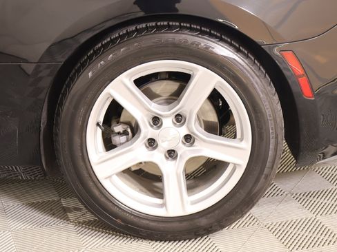 Used 2020 Chevrolet Camaro LT image 16