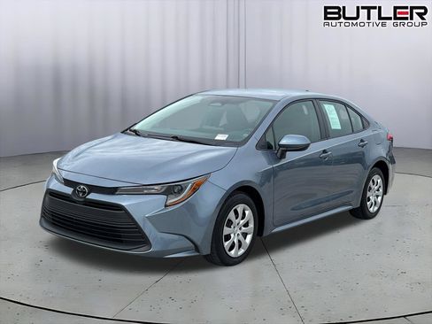 Used 2024 Toyota Corolla LE FWD image 1