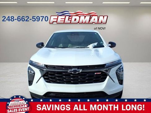 Used 2024 Chevrolet Trax RS w/ Driver Confidence Package image 2