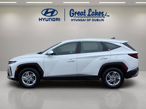 Certified 2025 Hyundai Tucson SE image 2