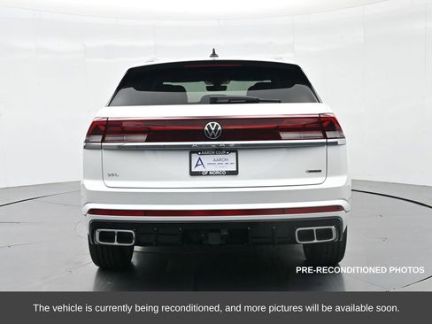 Used 2024 Volkswagen Atlas Cross Sport SEL Premium R-Line image 8