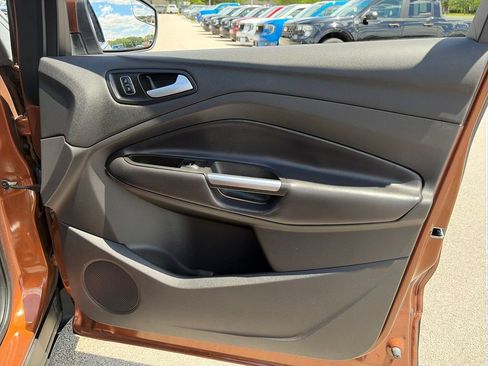Used 2017 Ford Escape SE FWD image 9