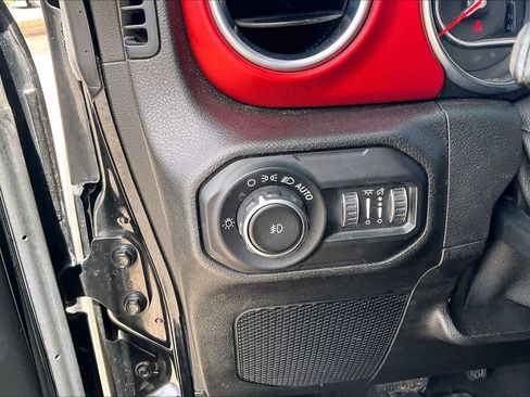 Used 2019 Jeep Wrangler Unlimited Rubicon w/ Dual Top Group image 32