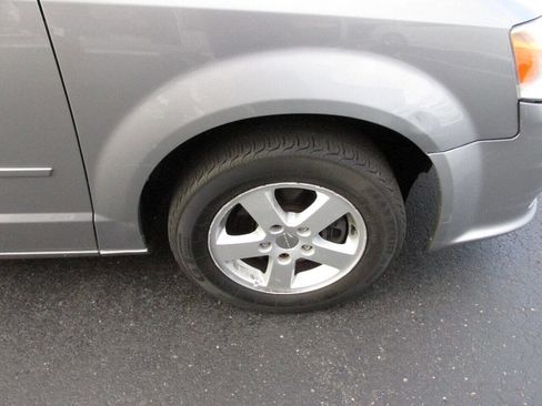 Used 2013 Dodge Grand Caravan SXT image 40