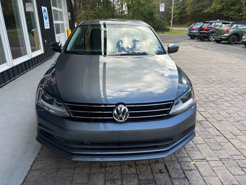 Used 2017 Volkswagen Jetta S image 4
