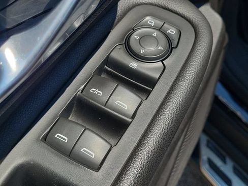Used 2018 GMC Terrain SLE w/ Driver Convenience Package FWD image 9