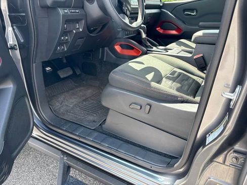 Used 2023 Nissan Frontier PRO-4X w/ Pro Convenience Package AWD/4WD image 4