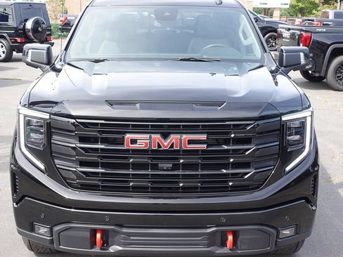 Used 2025 GMC Sierra 1500 Elevation w/ Elevation Premium Package AWD/4WD image 6