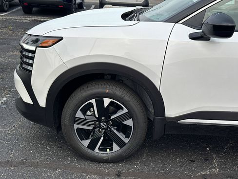 New 2026 Nissan Kicks SV AWD/4WD image 7