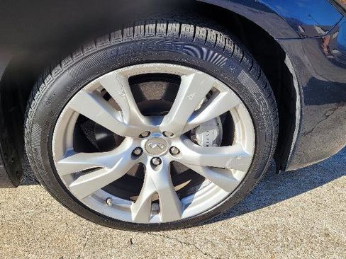 Used 2015 INFINITI Q70 3.7 w/ Technology Package image 24