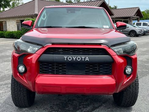 Used 2020 Toyota 4Runner SR5 AWD/4WD image 3