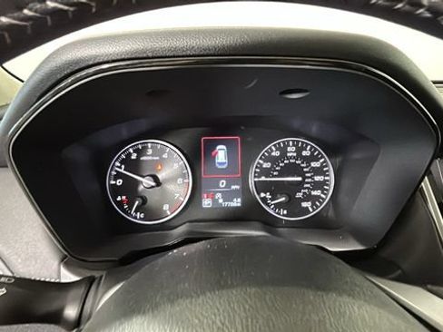 Used 2024 Subaru Outback Premium AWD/4WD image 17