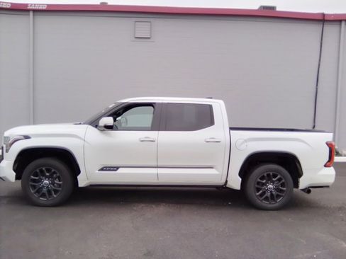 Used 2022 Toyota Tundra Platinum w/ Advanced Package image 15