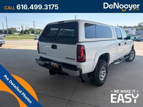 Used 2005 Chevrolet Silverado 2500 LT w/ Heavy-Duty Power Package AWD/4WD image 5