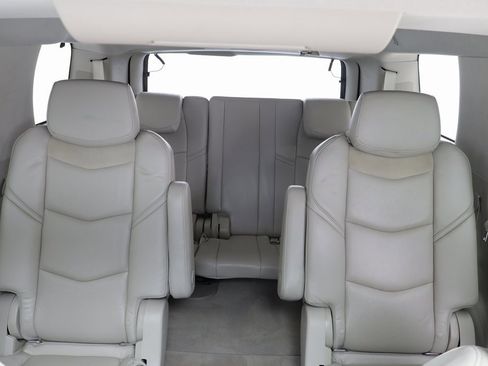 Used 2020 Cadillac Escalade Premium Luxury image 15