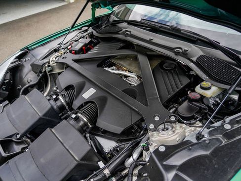 Used 2025 Aston Martin DB12 Coupe image 18