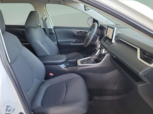 Certified 2025 Toyota RAV4 LE image 6