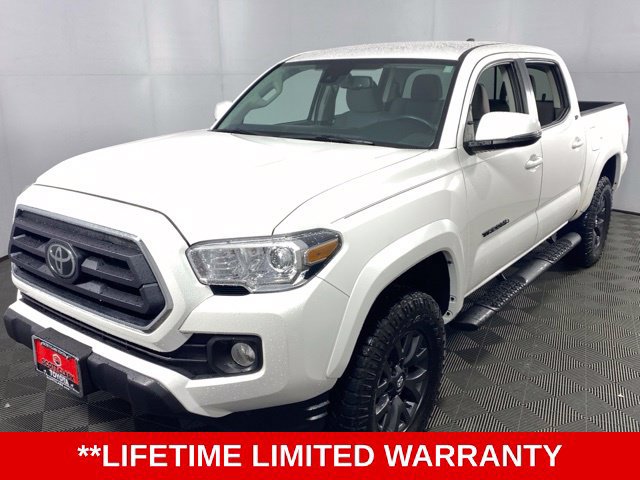 Used 2023 Toyota Tacoma SR5 w/ Technology Package AWD/4WD image 3