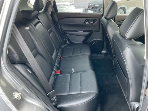 Used 2022 Nissan Rogue SV w/ SV Premium Package image 20