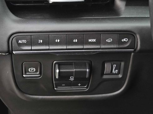 Used 2023 Cadillac Escalade Sport Platinum w/ Heavy-Duty Trailer Package image 22