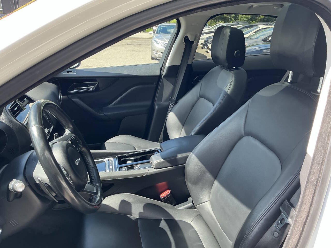 Used 2018 Jaguar F-PACE Premium AWD/4WD image 20