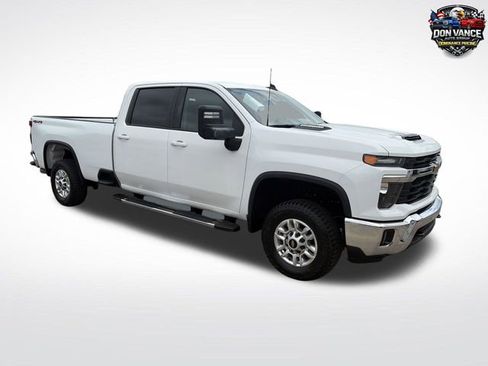 Used 2025 Chevrolet Silverado 2500 LT w/ Convenience Package AWD/4WD image 8