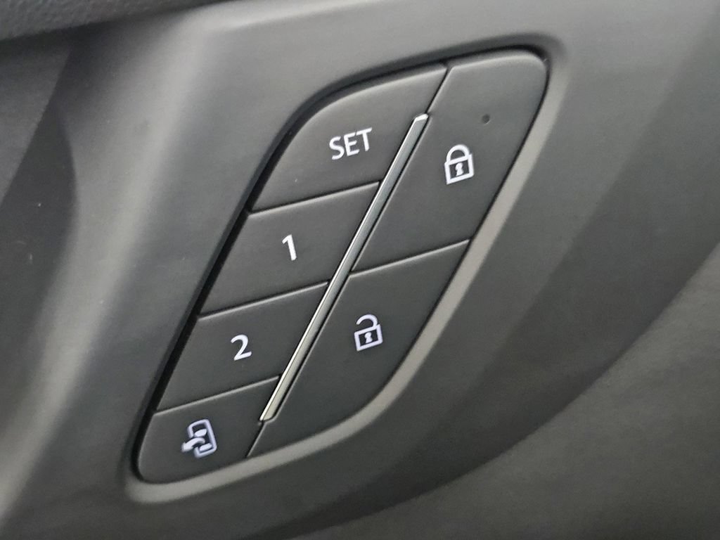 Used 2025 Buick Enclave Sport Touring w/ Super Cruise Package FWD image 33