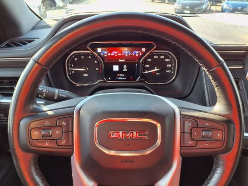 Used 2021 GMC Yukon SLT w/ SLT Premium Package image 17