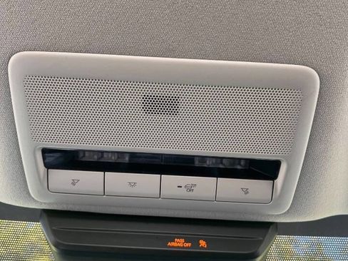 Used 2022 MAZDA MAZDA3 s image 27