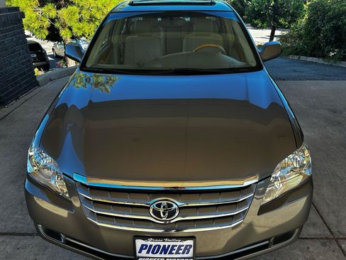 Used 2006 Toyota Avalon Limited FWD image 3