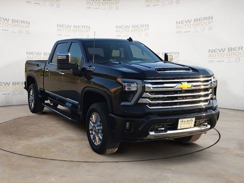 Used 2025 Chevrolet Silverado 2500 High Country w/ High Country Premium Package image 7