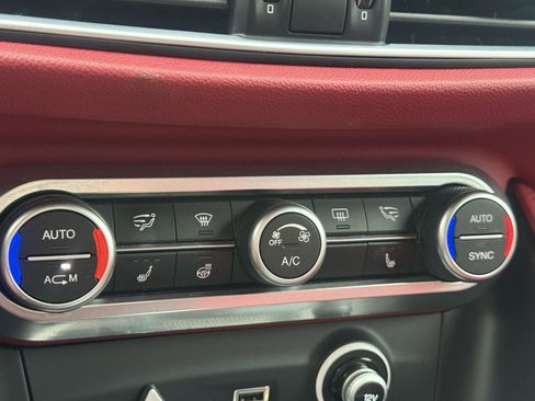 Used 2019 Alfa Romeo Stelvio Ti Sport w/ Quick Order Package 22S Sport AWD/4WD image 28