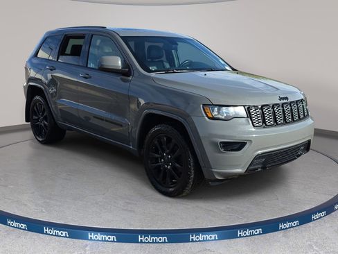 Used 2019 Jeep Grand Cherokee Altitude image 4