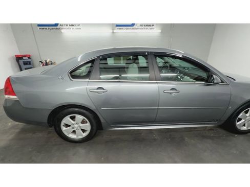 Used 2009 Chevrolet Impala LT image 9