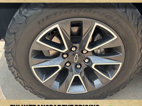Used 2022 Chevrolet Tahoe Z71 w/ Luxury Package AWD/4WD image 10