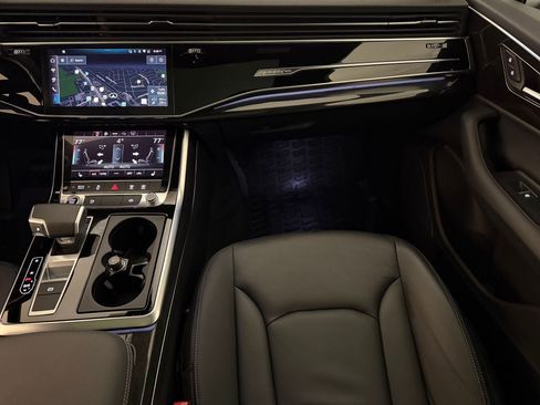Certified 2025 Audi Q7 2.0T Premium w/ Convenience Package AWD/4WD image 29