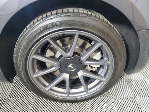 Used 2023 Tesla Model 3 Standard Range image 9