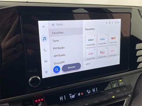 Used 2025 Toyota Camry SE w/ Convenience Package image 7