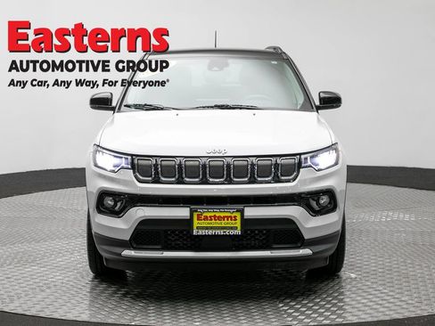 Used 2022 Jeep Compass Limited w/ Sun and Sound Group AWD/4WD image 2