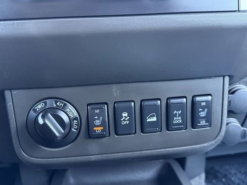 Used 2015 Nissan Xterra PRO-4X w/ Pro-4x Leather Package image 22