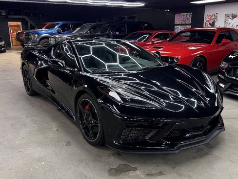 Used 2020 Chevrolet Corvette Stingray Coupe w/ Z51 Performance Package RWD image 17