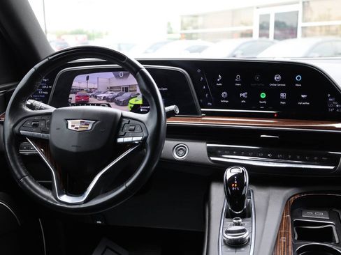 Used 2023 Cadillac Escalade ESV Premium Luxury AWD/4WD image 26