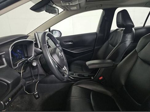 Used 2022 Toyota Corolla XLE FWD image 3