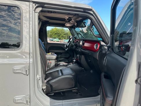 Used 2019 Jeep Wrangler Unlimited Rubicon AWD/4WD image 15