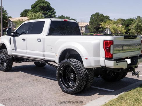 Used 2017 Ford F450 Platinum w/ Platinum Ultimate Package AWD/4WD image 4